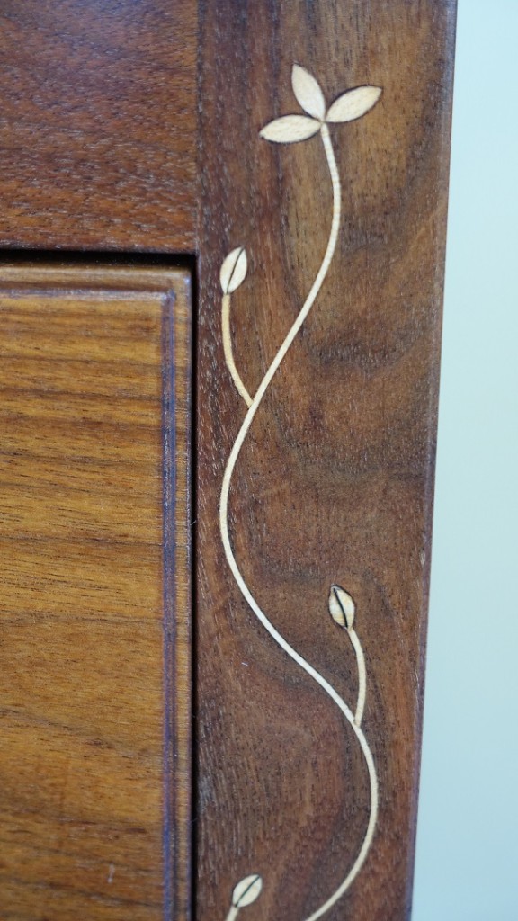 Cabinet inlay detail
