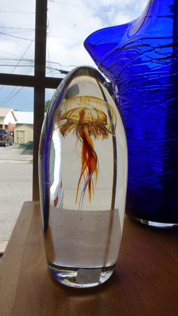 Glass blown piece with a jellyfish pattern inside